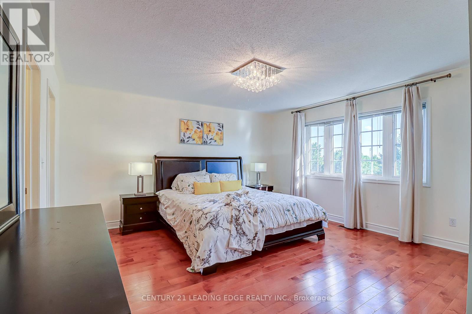 37 Wiltshire Drive, Markham (Berczy), Ontario  L6C 2N2 - Photo 24 - N12424436