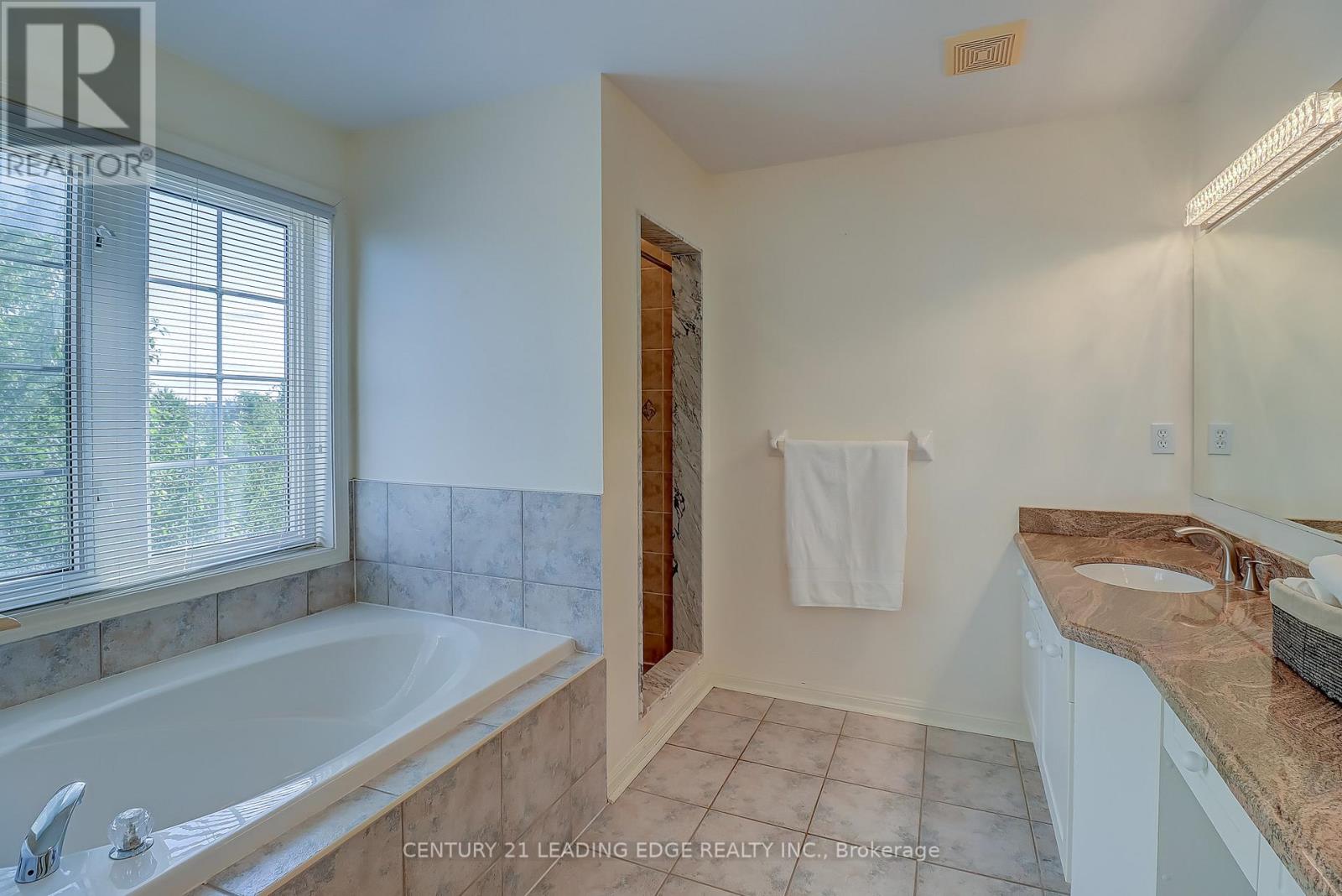 37 Wiltshire Drive, Markham (Berczy), Ontario  L6C 2N2 - Photo 26 - N12424436