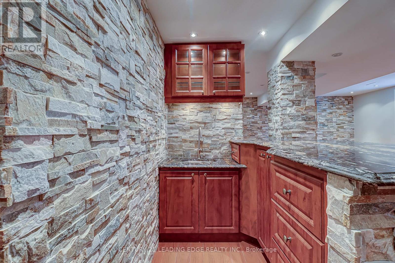 37 Wiltshire Drive, Markham (Berczy), Ontario  L6C 2N2 - Photo 41 - N12424436