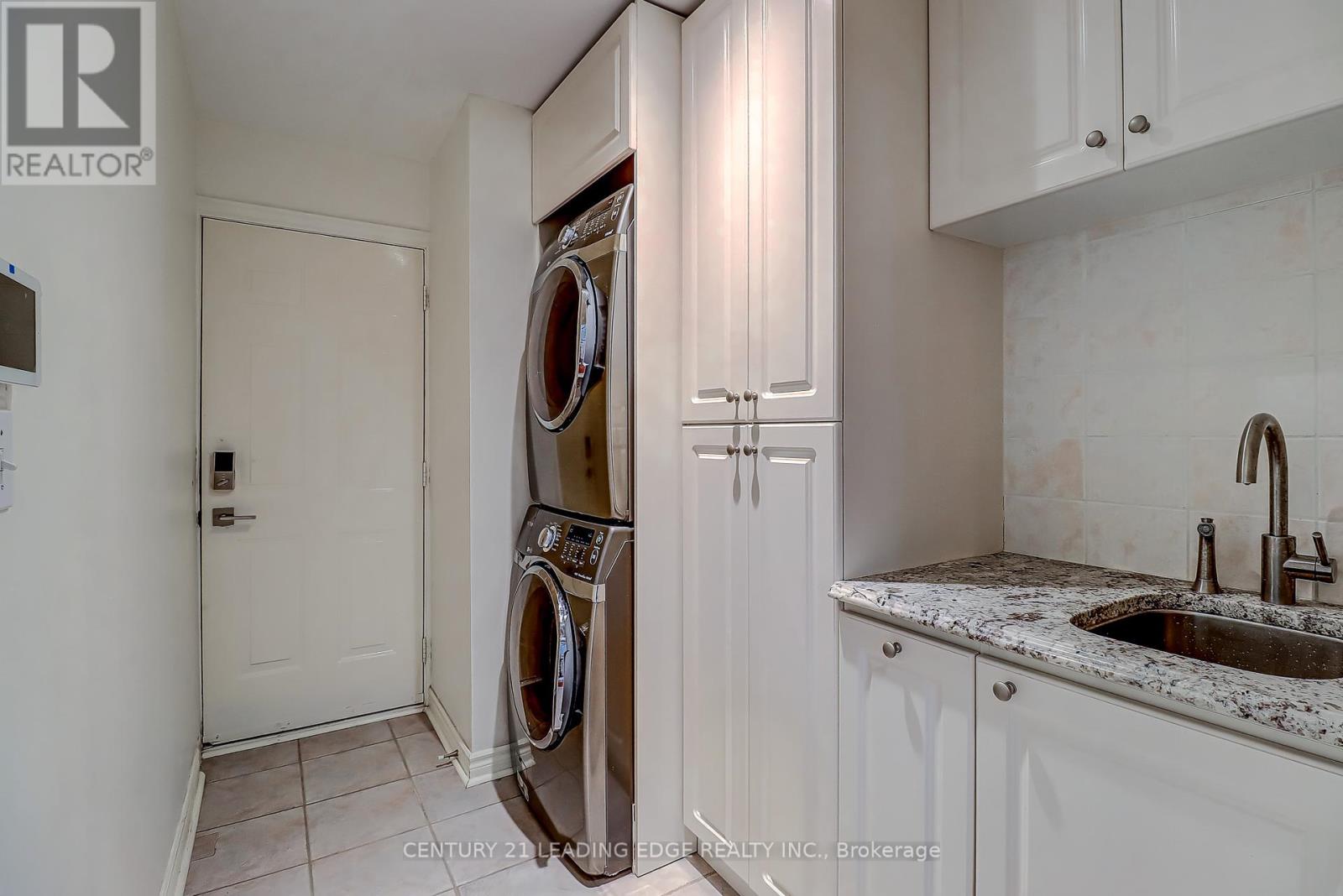 37 Wiltshire Drive, Markham (Berczy), Ontario  L6C 2N2 - Photo 46 - N12424436