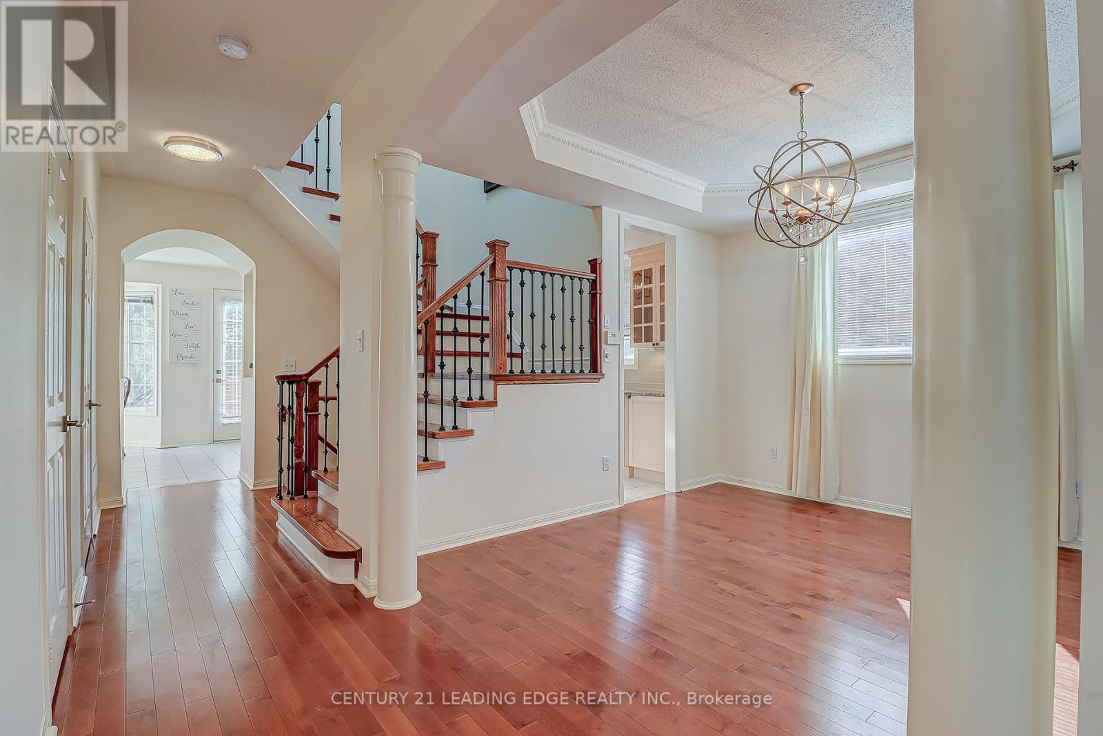 37 Wiltshire Drive, Markham (Berczy), Ontario  L6C 2N2 - Photo 8 - N12424436