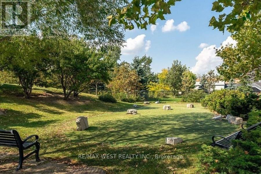 512 - 330 Red Maple Road W, Richmond Hill (Langstaff), Ontario  L4C 0T6 - Photo 17 - N12424447