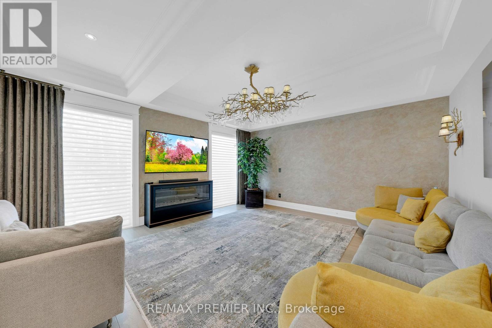 19 Petrolia Court, Richmond Hill, Ontario  L4C 0C2 - Photo 14 - N12424477