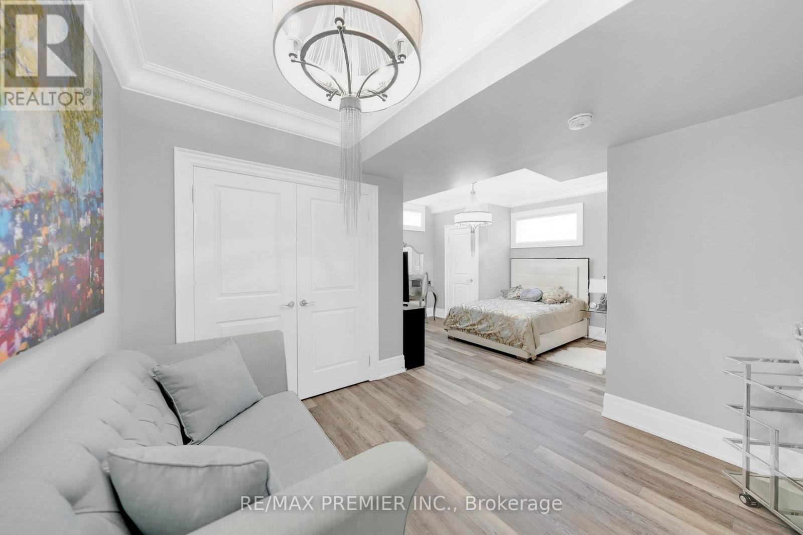19 Petrolia Court, Richmond Hill, Ontario  L4C 0C2 - Photo 43 - N12424477