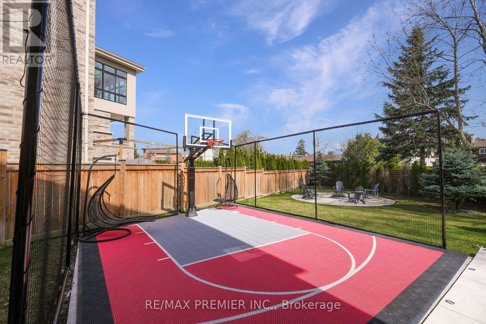 19 Petrolia Court, Richmond Hill, Ontario  L4C 0C2 - Photo 47 - N12424477