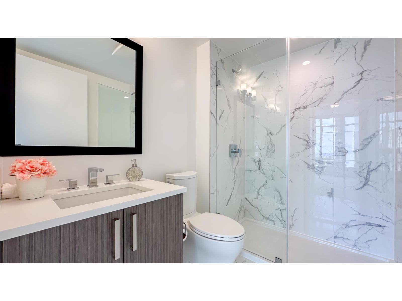2211 13350 Central Avenue, Surrey, British Columbia  V3T 0S1 - Photo 7 - R3047607