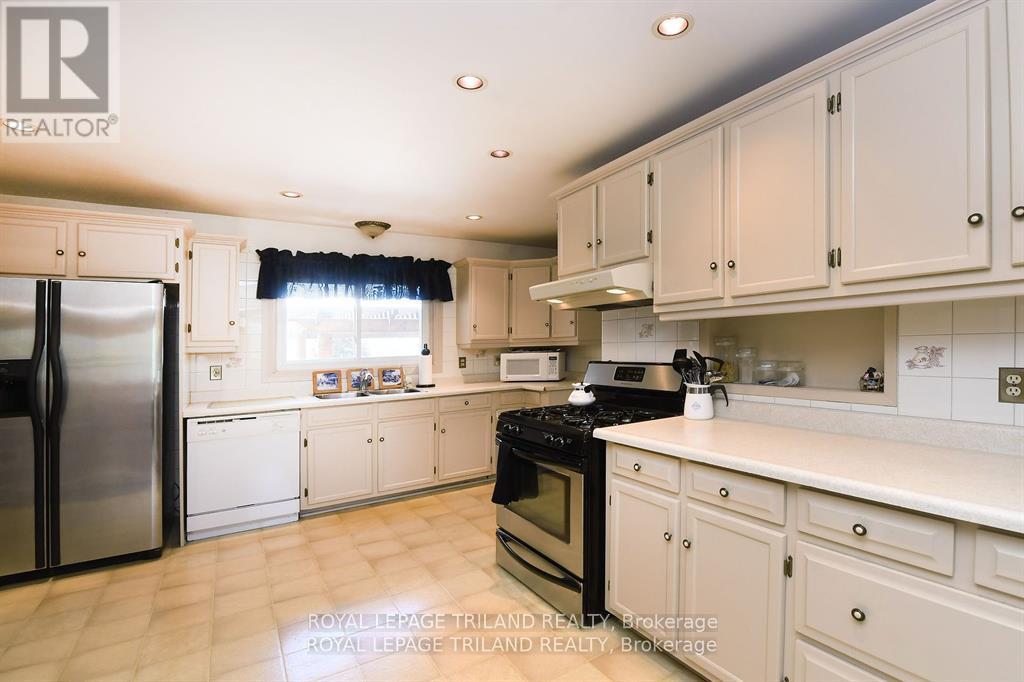 5103 Dundas Street, Middlesex Centre, Ontario  N0M 2P0 - Photo 6 - X12424528