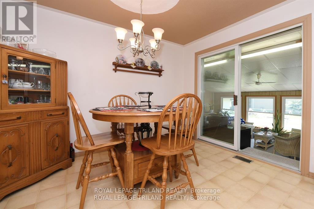 5103 Dundas Street, Middlesex Centre, Ontario  N0M 2P0 - Photo 7 - X12424528