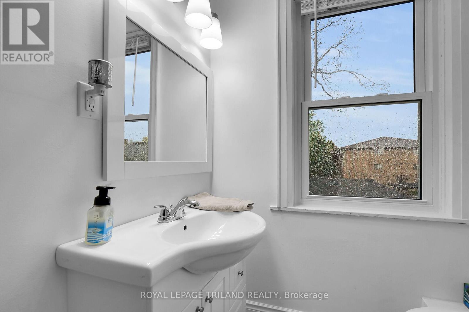 86 Kains Street, St. Thomas, Ontario  N5P 1N7 - Photo 23 - X12424548