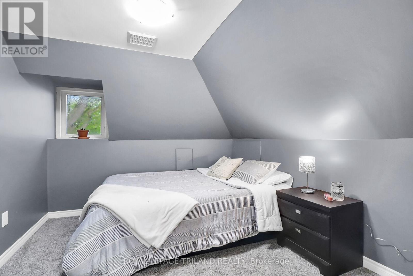86 Kains Street, St. Thomas, Ontario  N5P 1N7 - Photo 27 - X12424548