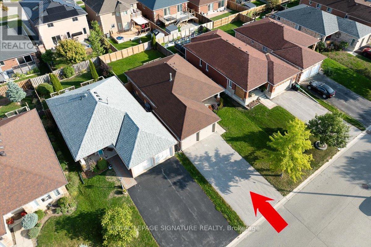 83 Sun King Crescent, Barrie, Ontario  L4M 7K4 - Photo 44 - S12408604