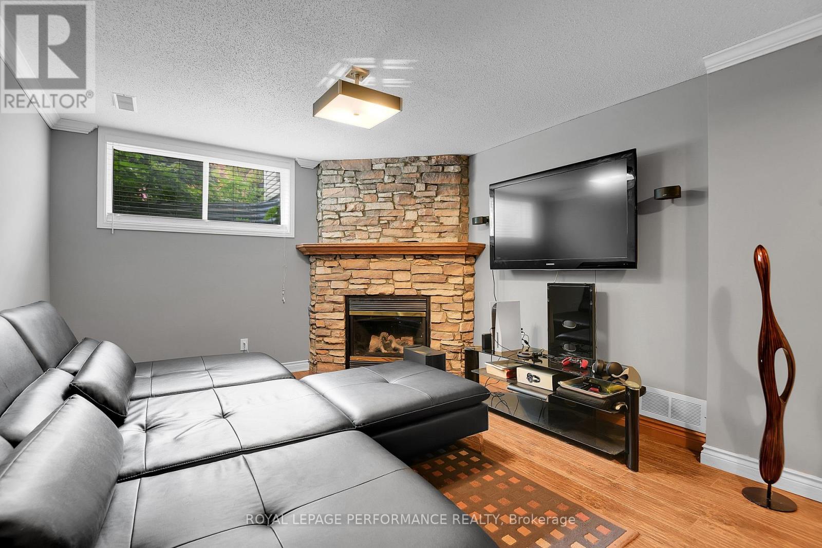 161 Duntroon Circle S, Ottawa, Ontario  K1T 4C8 - Photo 22 - X12424546