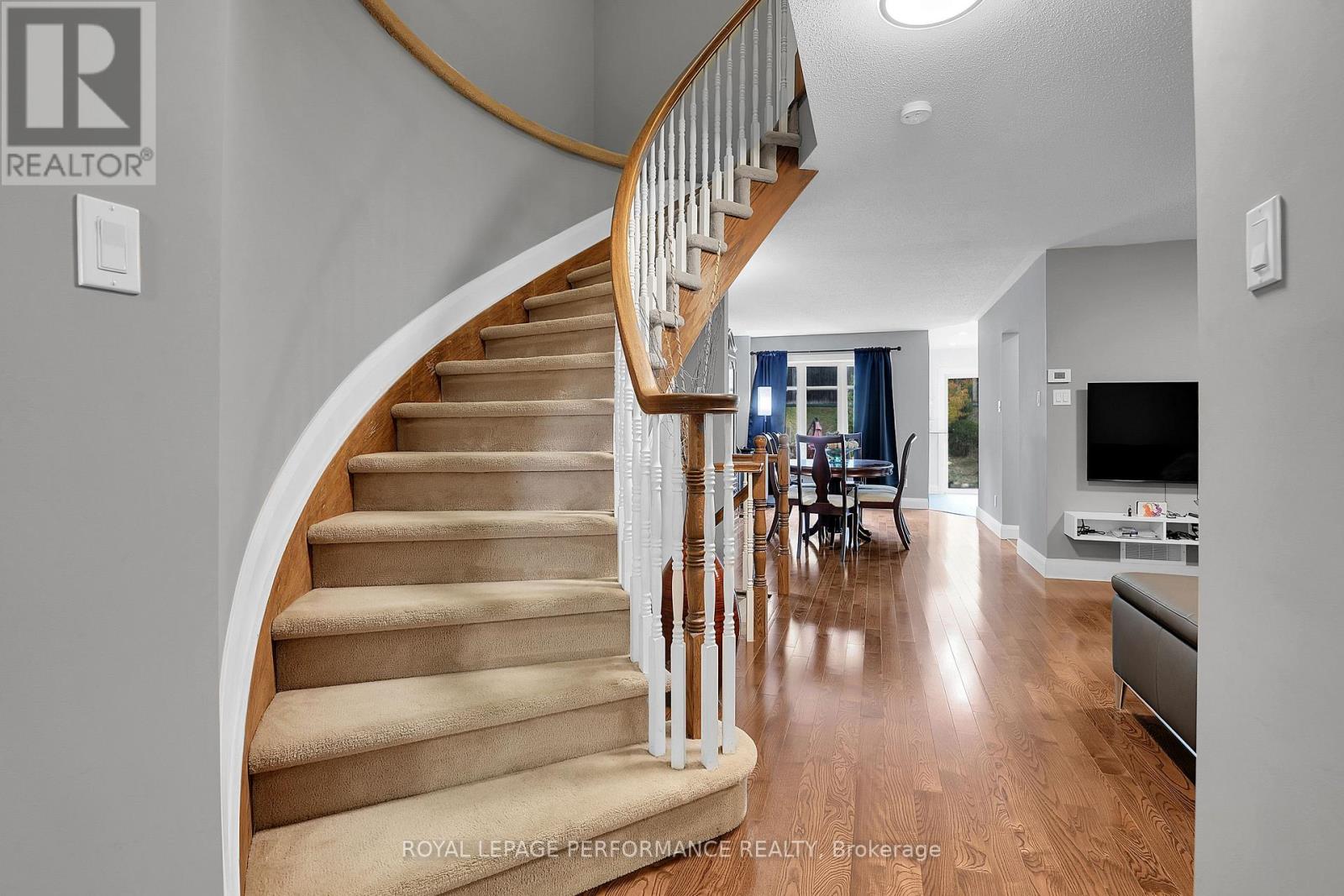 161 Duntroon Circle S, Ottawa, Ontario  K1T 4C8 - Photo 4 - X12424546