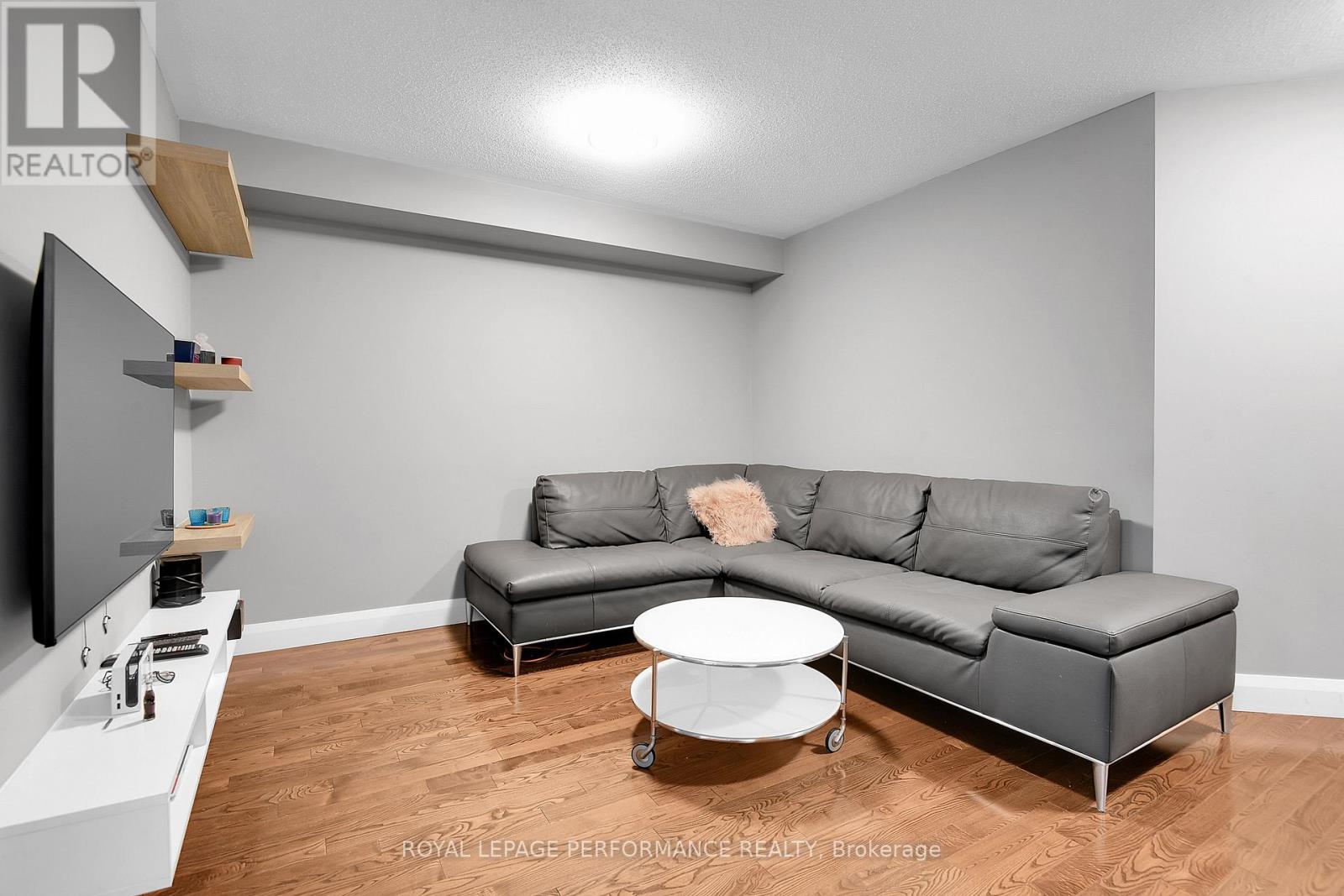 161 Duntroon Circle S, Ottawa, Ontario  K1T 4C8 - Photo 5 - X12424546
