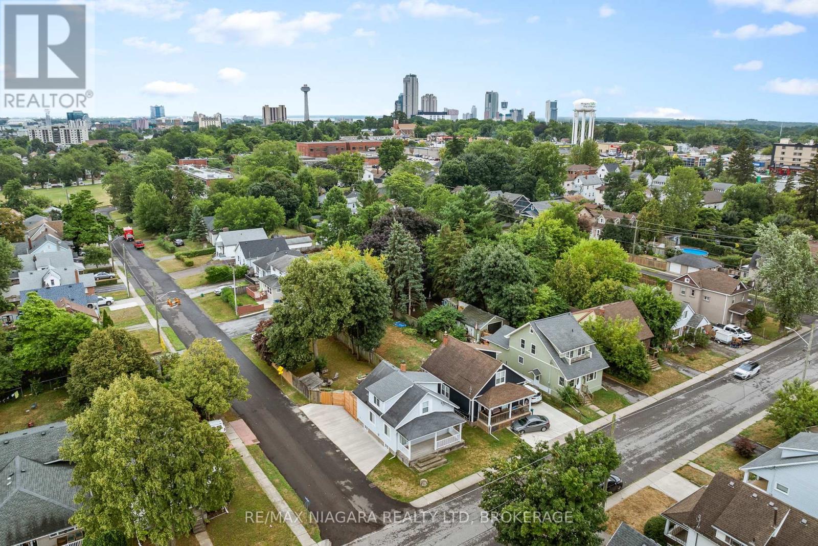 5690 Highland Avenue, Niagara Falls, Ontario  L2G 4X3 - Photo 2 - X12424520
