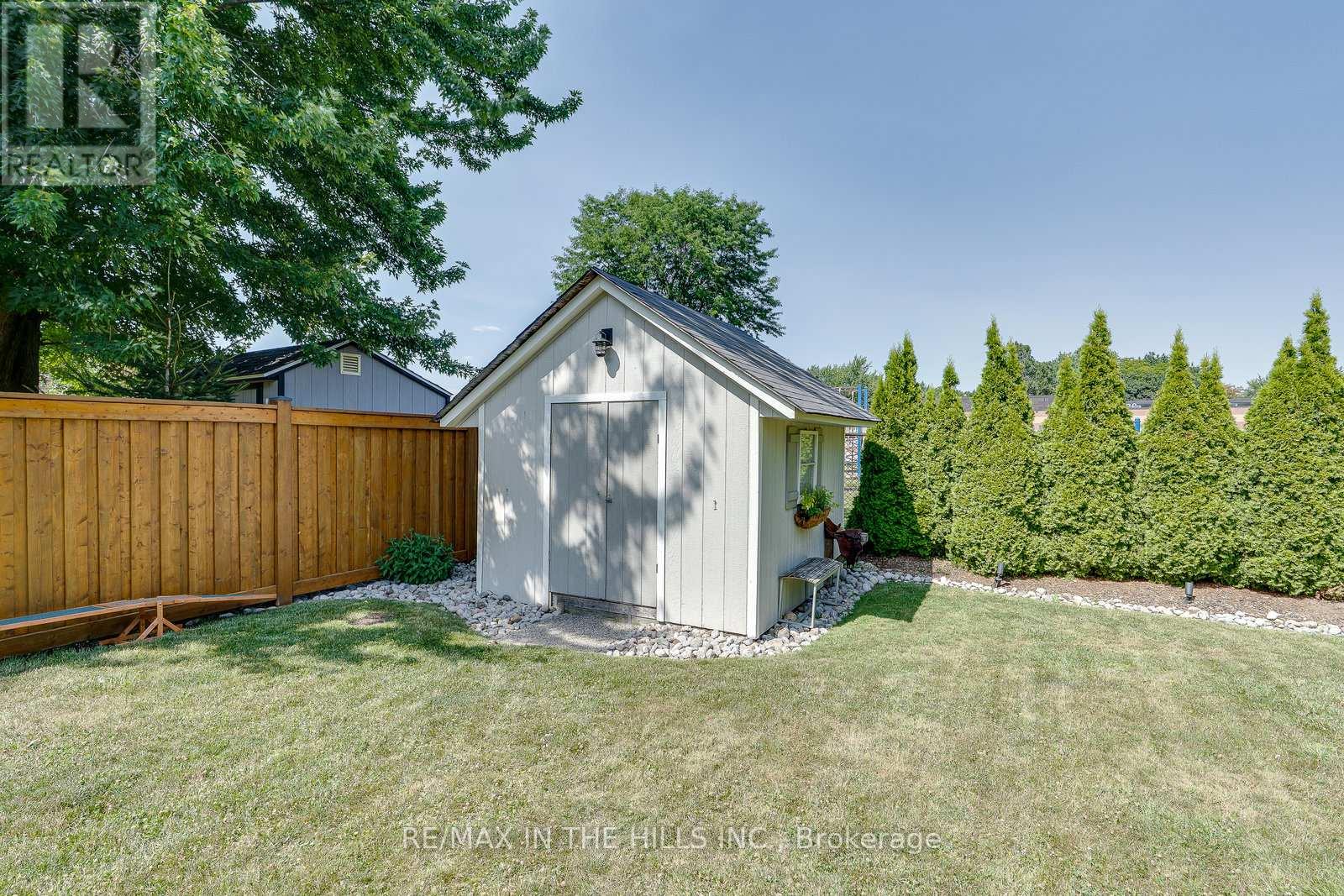 32 Belfountain Court, Brampton, Ontario  L6W 2N1 - Photo 31 - W12424376