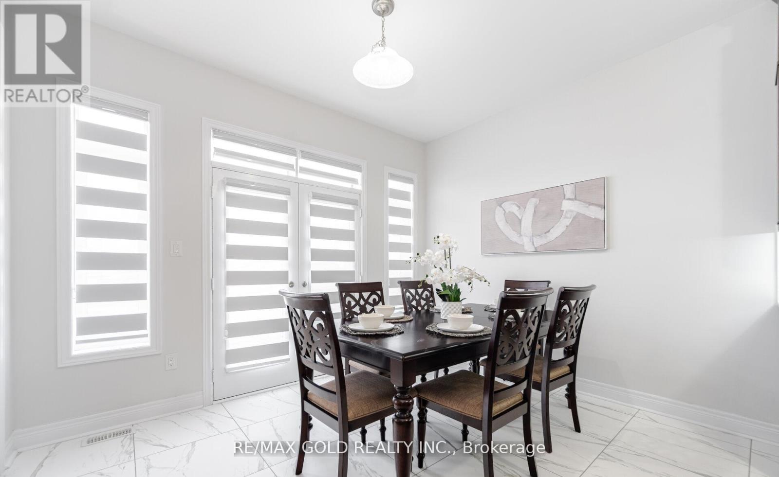 15 Duxbury Road, Brampton, Ontario  L6R 4E3 - Photo 16 - W12424392