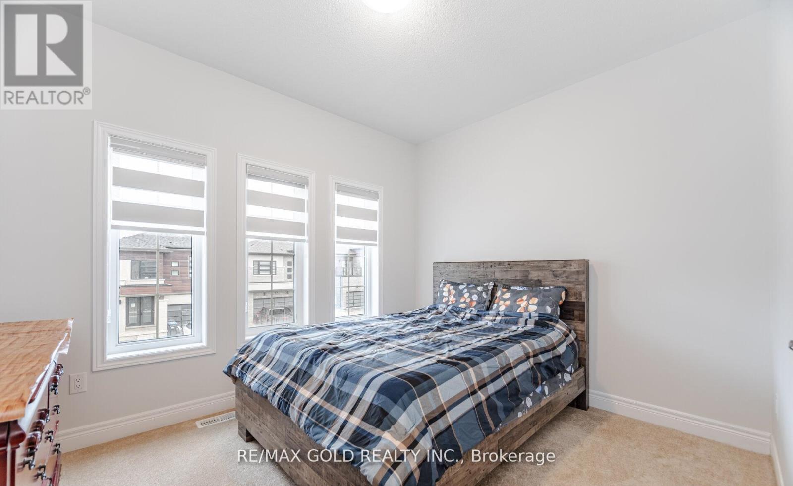 15 Duxbury Road, Brampton, Ontario  L6R 4E3 - Photo 33 - W12424392