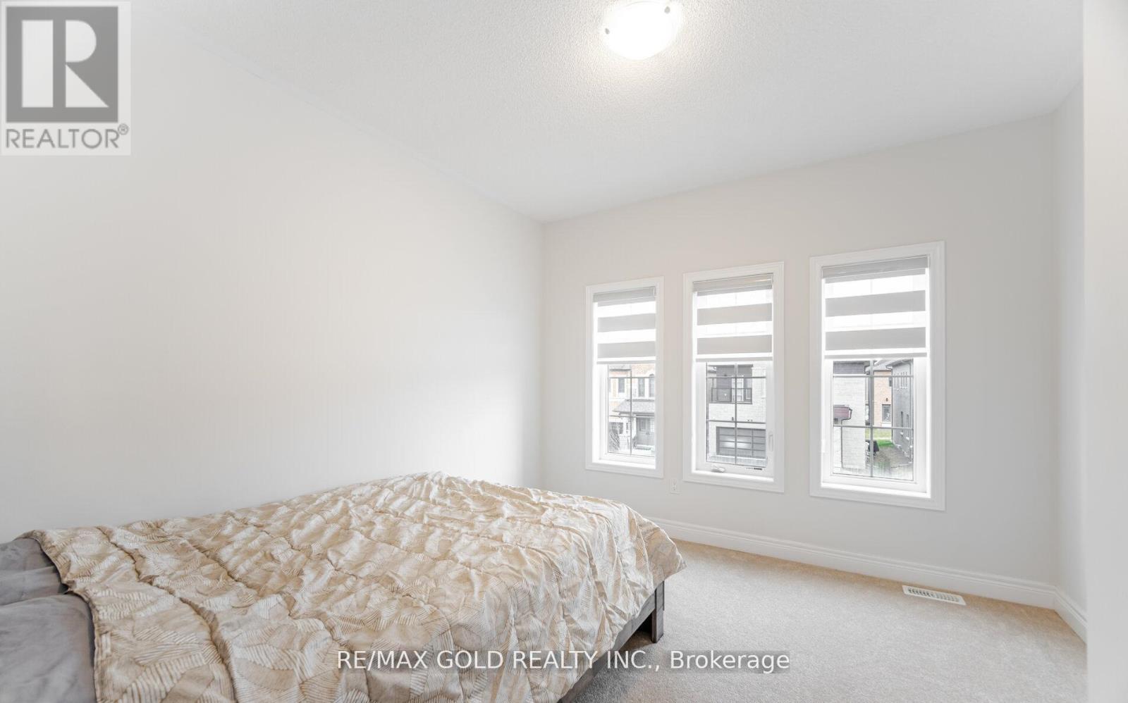 15 Duxbury Road, Brampton, Ontario  L6R 4E3 - Photo 39 - W12424392