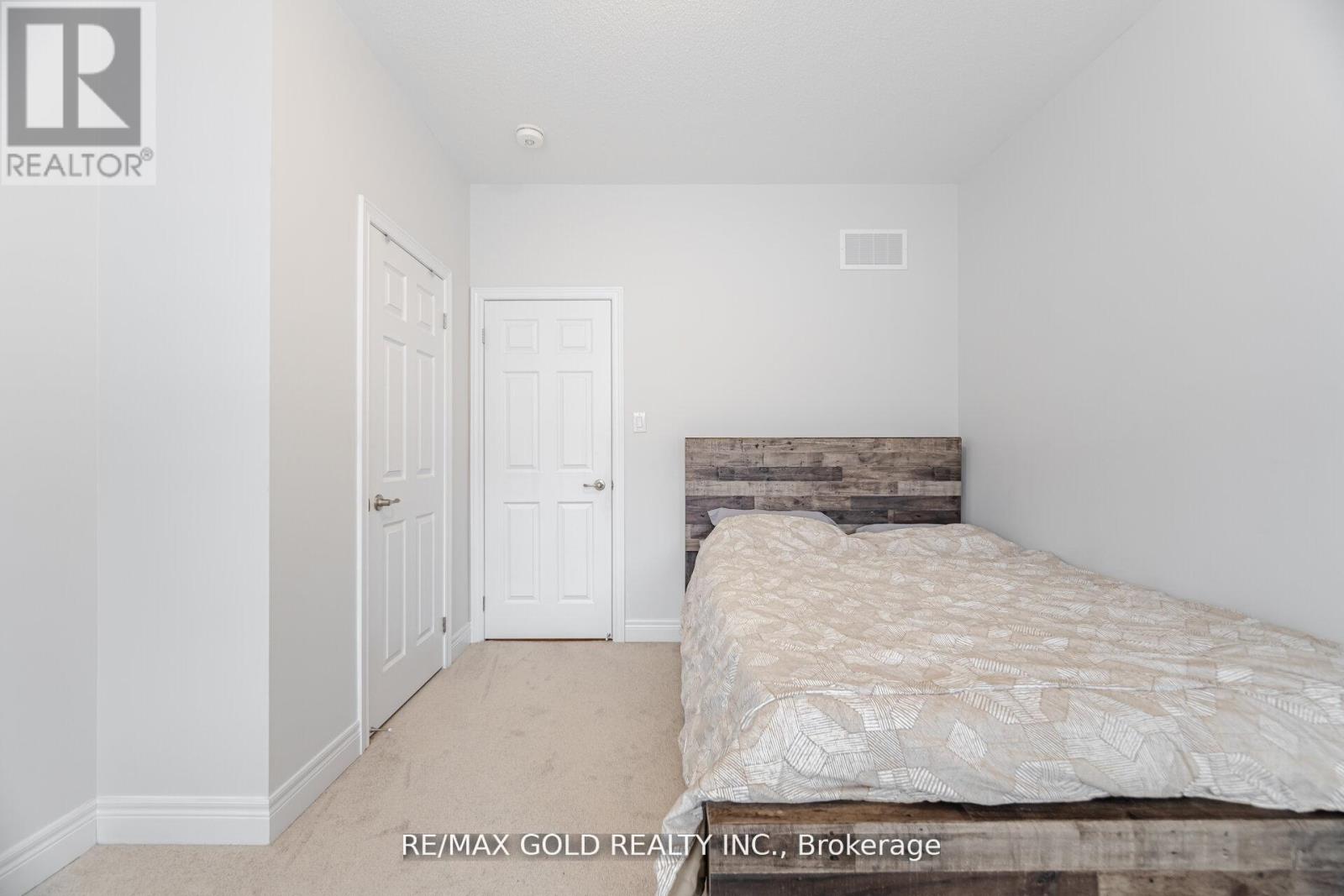 15 Duxbury Road, Brampton, Ontario  L6R 4E3 - Photo 40 - W12424392