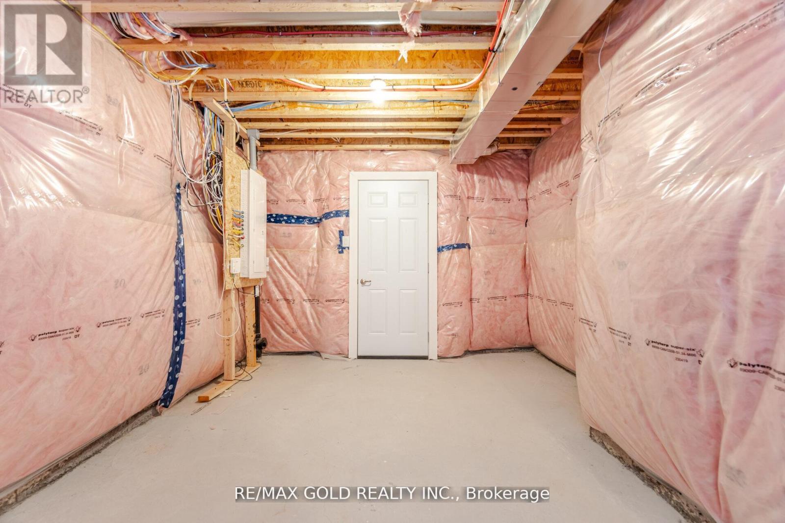 15 Duxbury Road, Brampton, Ontario  L6R 4E3 - Photo 46 - W12424392