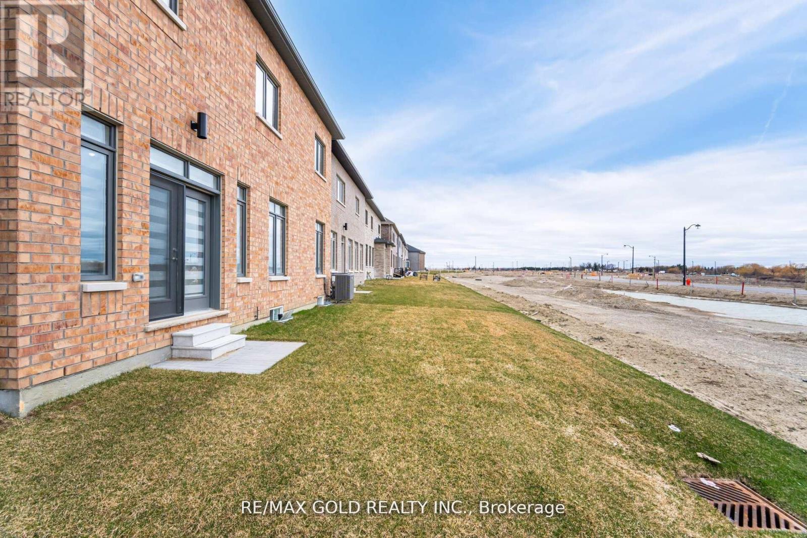 15 Duxbury Road, Brampton, Ontario  L6R 4E3 - Photo 47 - W12424392