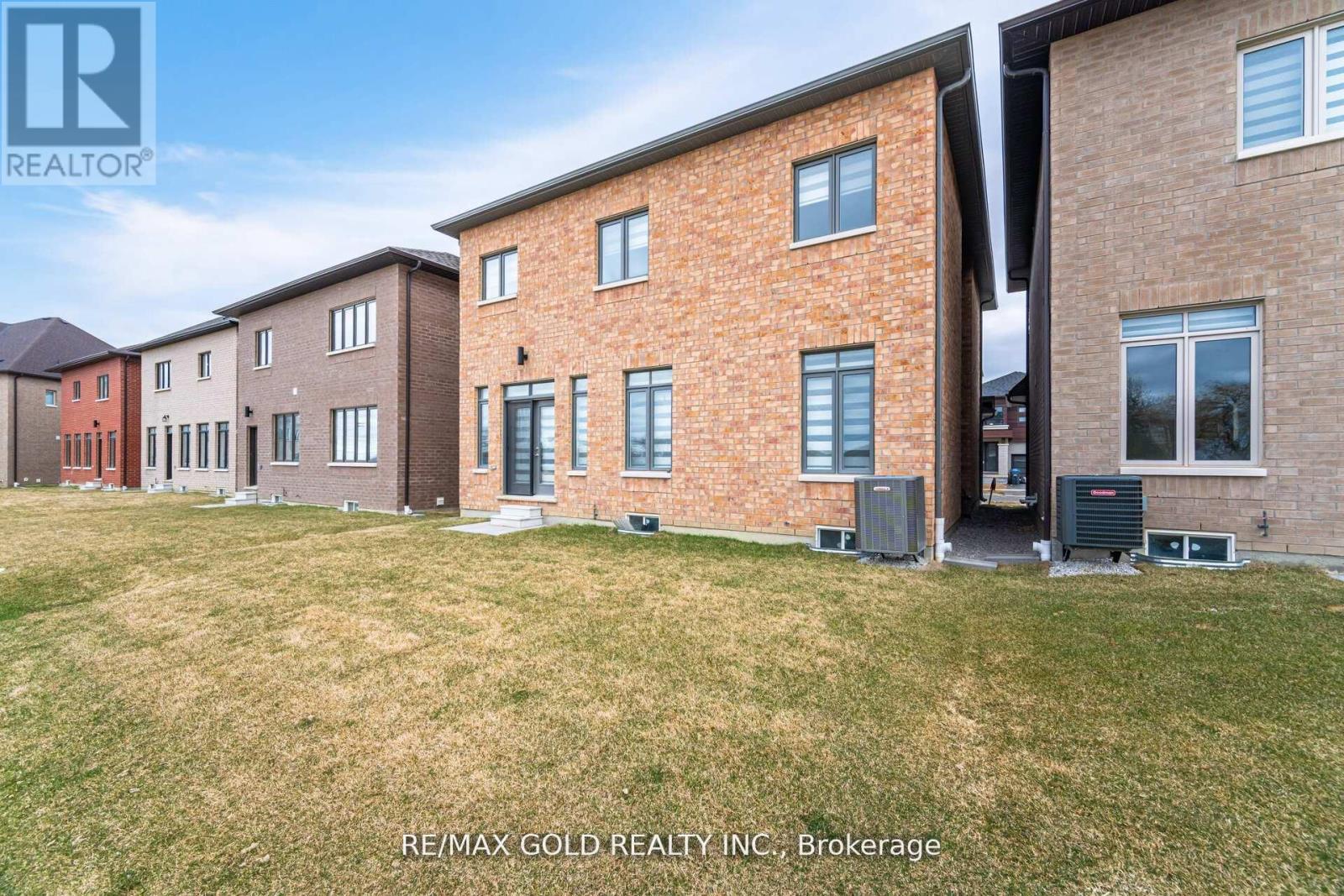 15 Duxbury Road, Brampton, Ontario  L6R 4E3 - Photo 49 - W12424392