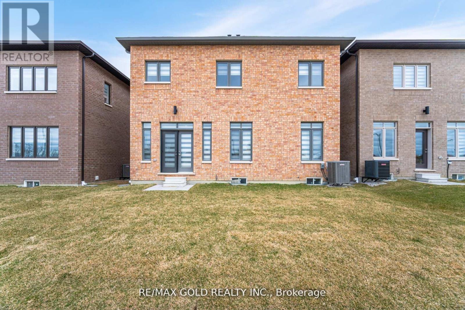 15 Duxbury Road, Brampton, Ontario  L6R 4E3 - Photo 50 - W12424392
