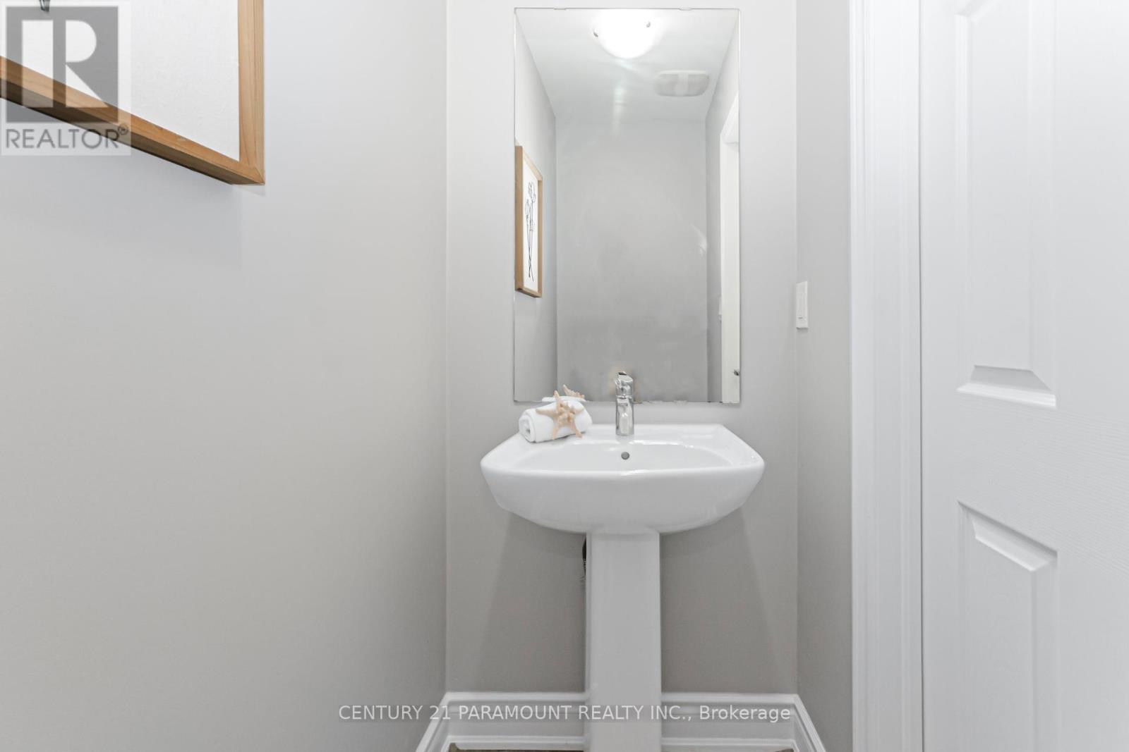 57 Doris Pawley Crescent, Caledon, Ontario  L7C 4E7 - Photo 5 - W12424403