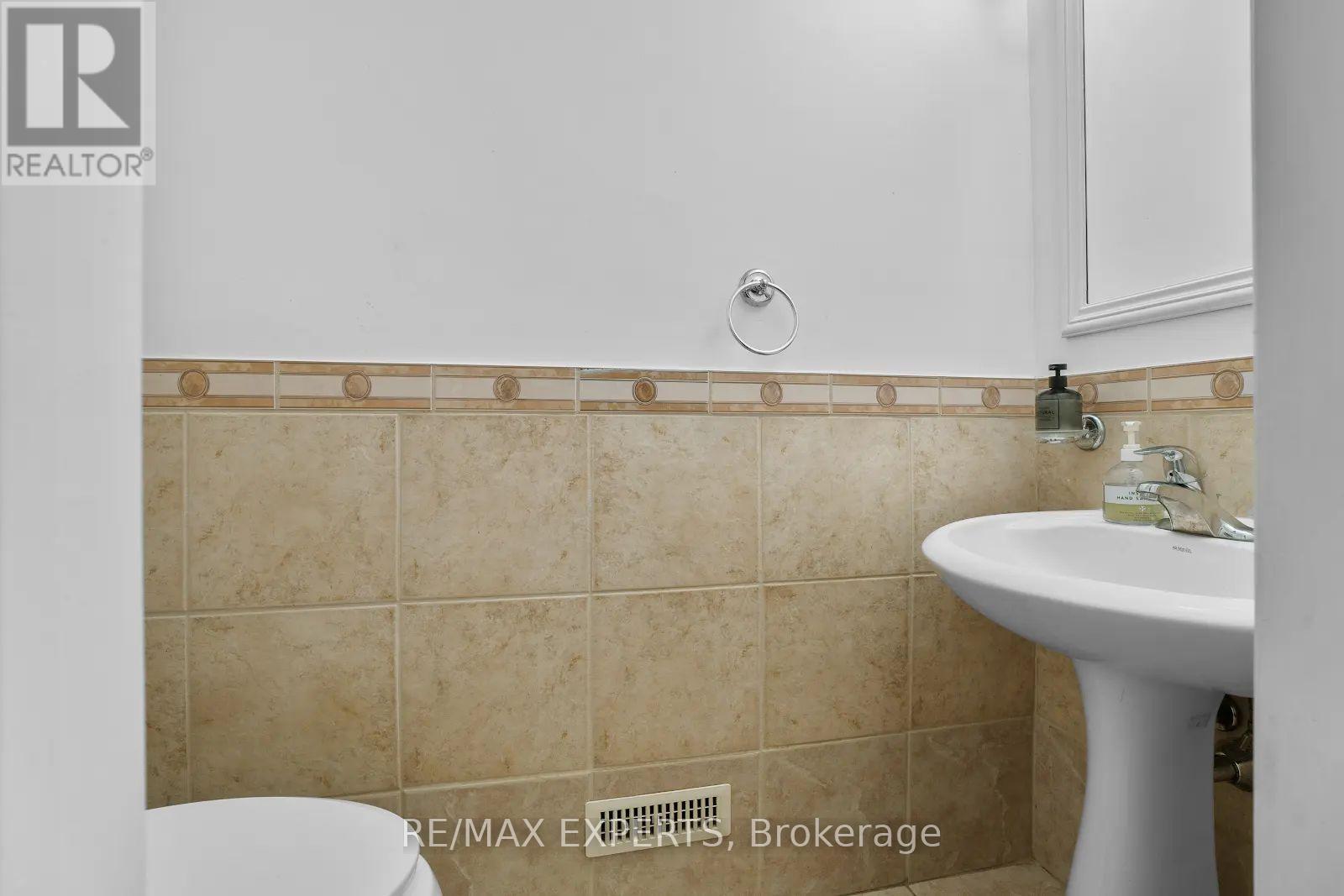 58 Fordwich Boulevard, Brampton, Ontario  L7A 1T2 - Photo 17 - W12424432
