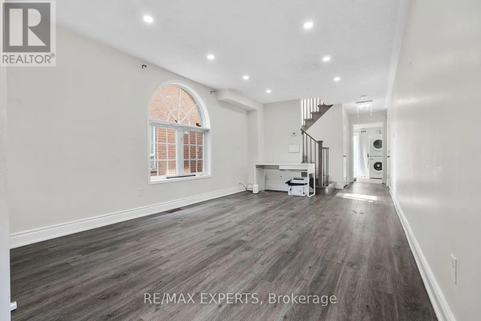 58 Fordwich Boulevard, Brampton, Ontario  L7A 1T2 - Photo 4 - W12424432