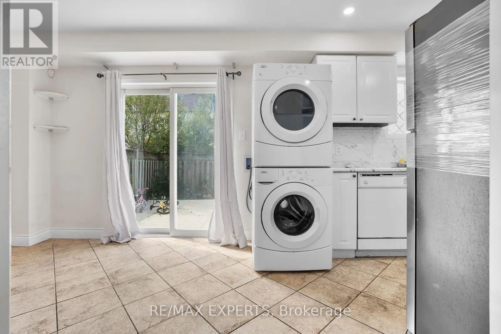 58 Fordwich Boulevard, Brampton, Ontario  L7A 1T2 - Photo 6 - W12424432