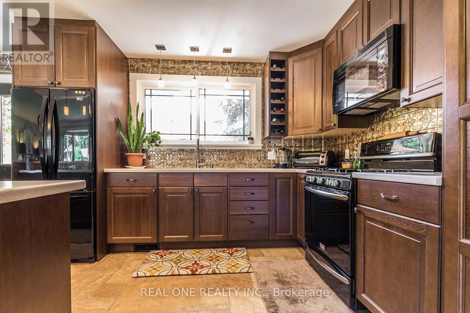 5222 Bromley Road, Burlington, Ontario  L7L 3E9 - Photo 14 - W12424461