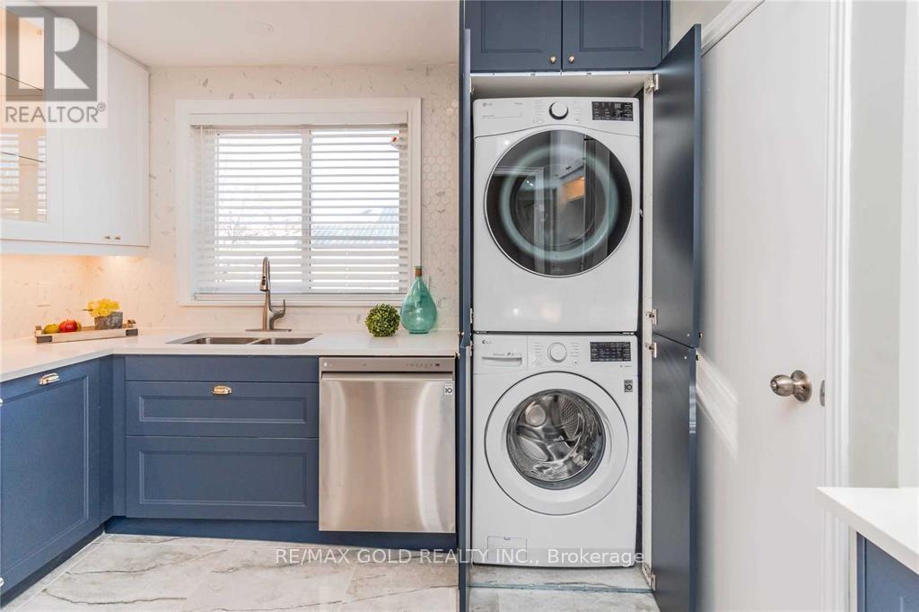 25 Blackbush Drive, Toronto, Ontario  M9V 3N8 - Photo 7 - W12424479