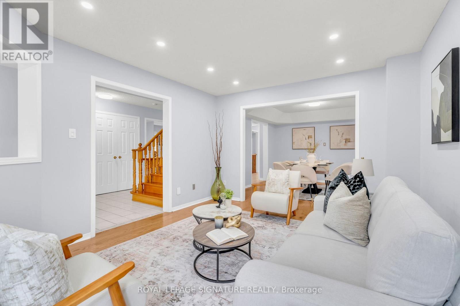 23 Red Cedar Crescent, Brampton, Ontario  L6R 1A8 - Photo 4 - W12424487
