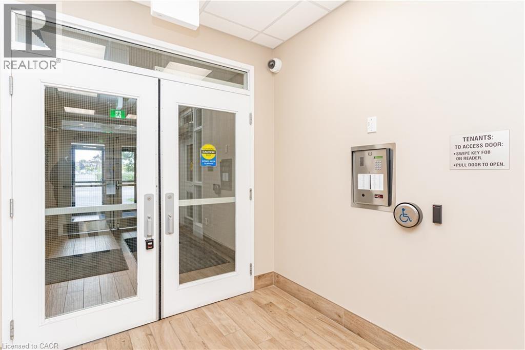 170 Rockhaven Lane Unit# 312, Waterdown, Ontario  L8B 1B5 - Photo 2 - 40773257