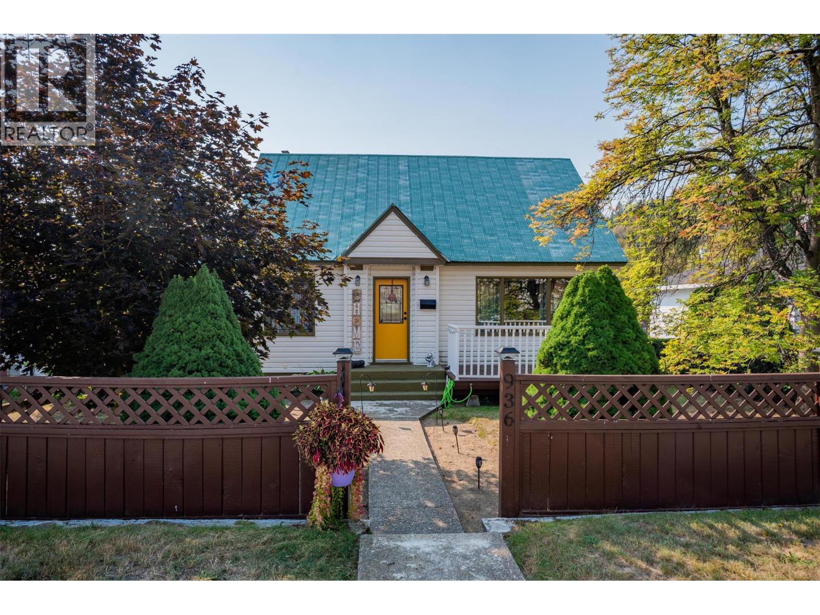 936 Thackeray Street, Warfield, British Columbia  V1R 2C2 - Photo 1 - 10363965