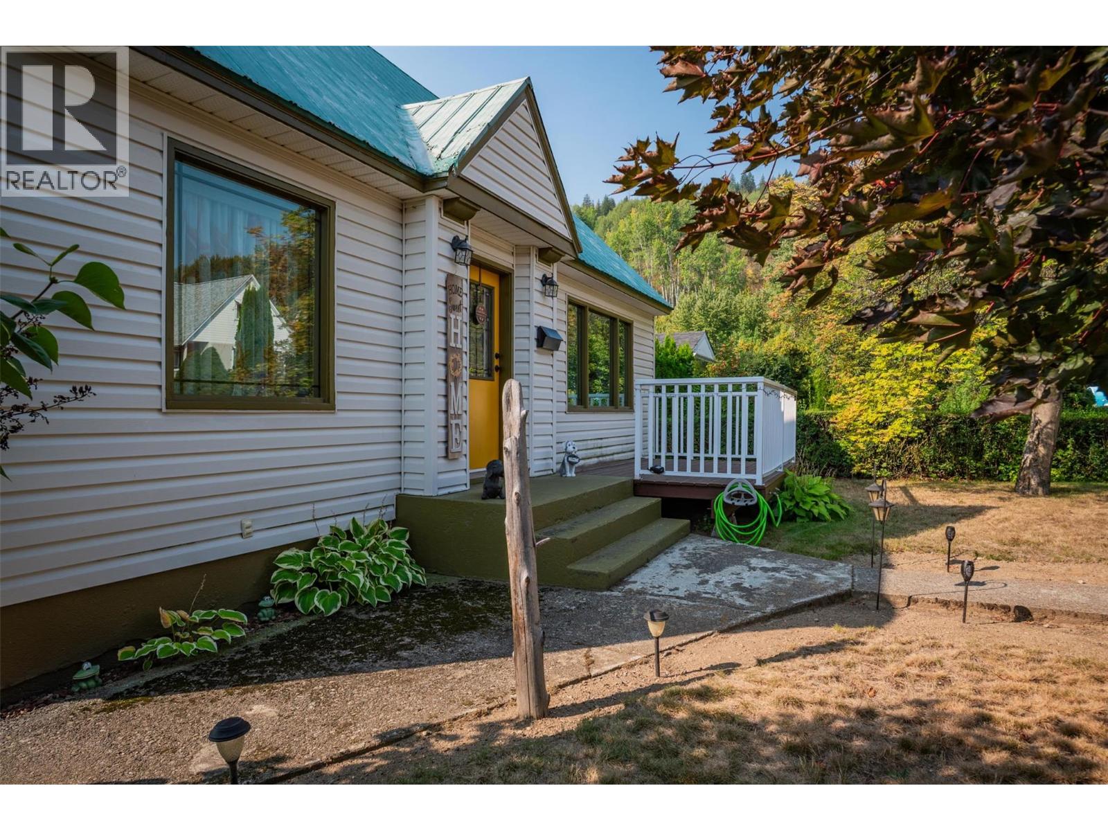 936 Thackeray Street, Warfield, British Columbia  V1R 2C2 - Photo 32 - 10363965