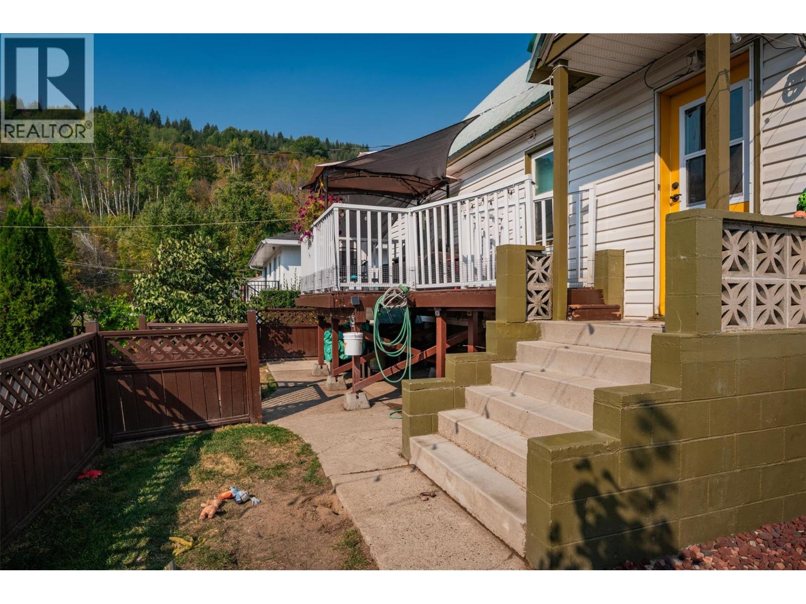 936 Thackeray Street, Warfield, British Columbia  V1R 2C2 - Photo 37 - 10363965