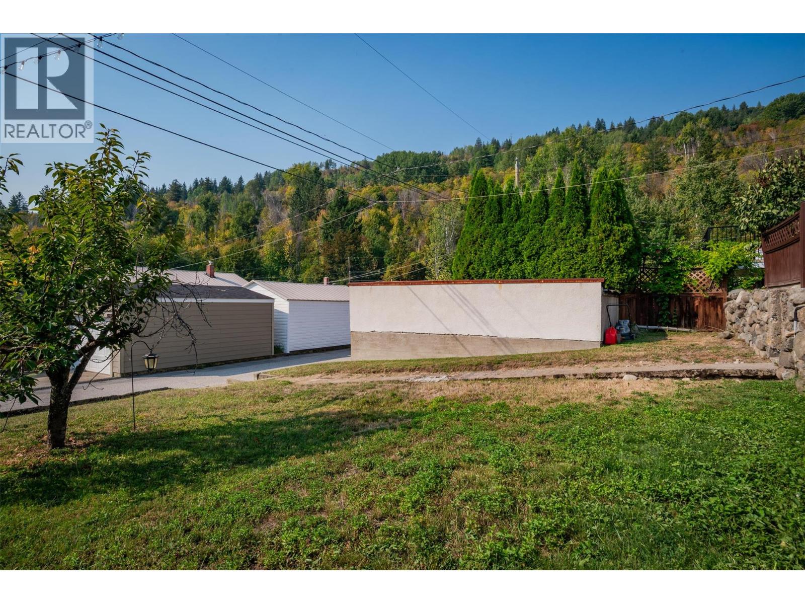 936 Thackeray Street, Warfield, British Columbia  V1R 2C2 - Photo 40 - 10363965