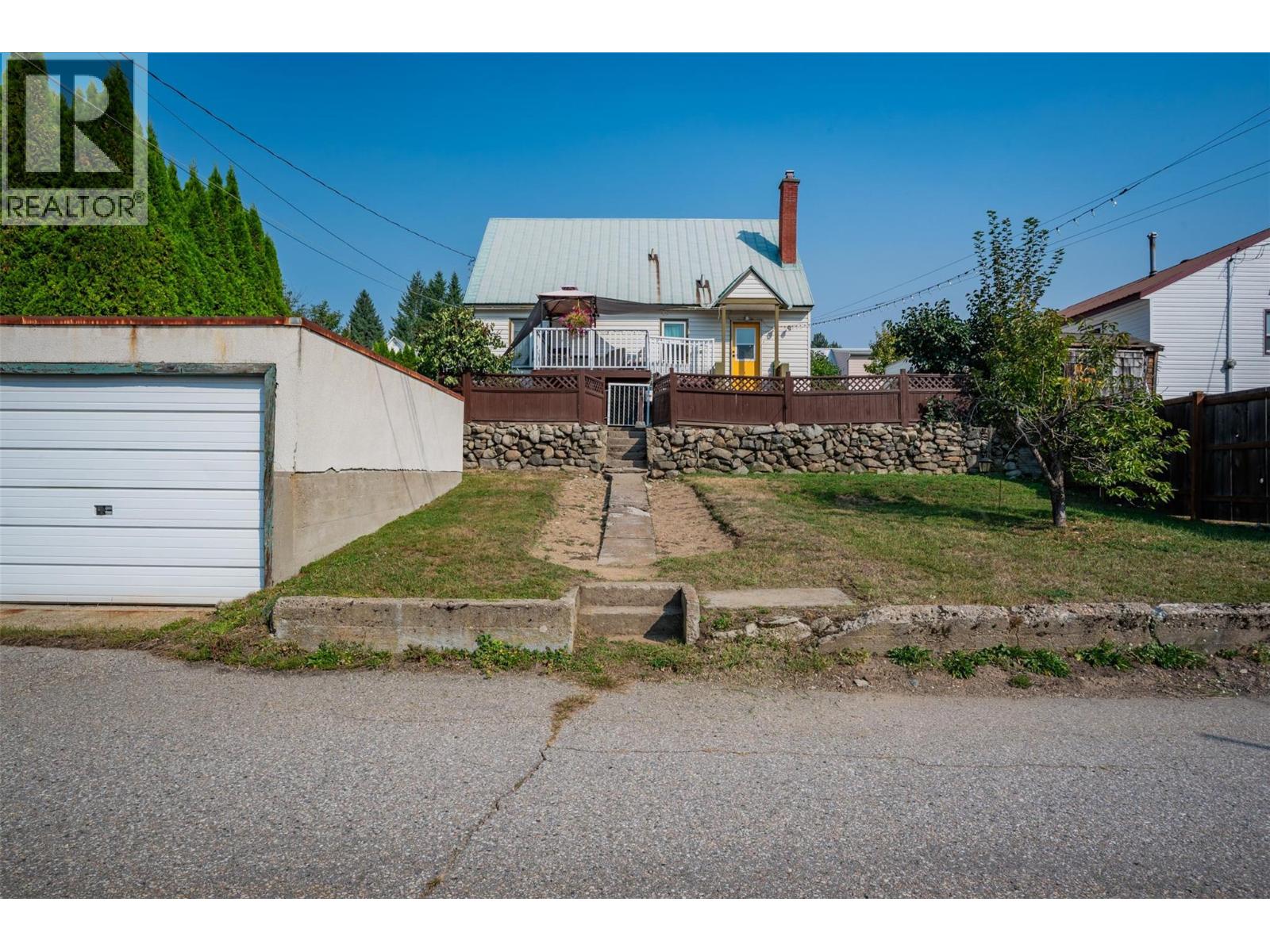 936 Thackeray Street, Warfield, British Columbia  V1R 2C2 - Photo 43 - 10363965