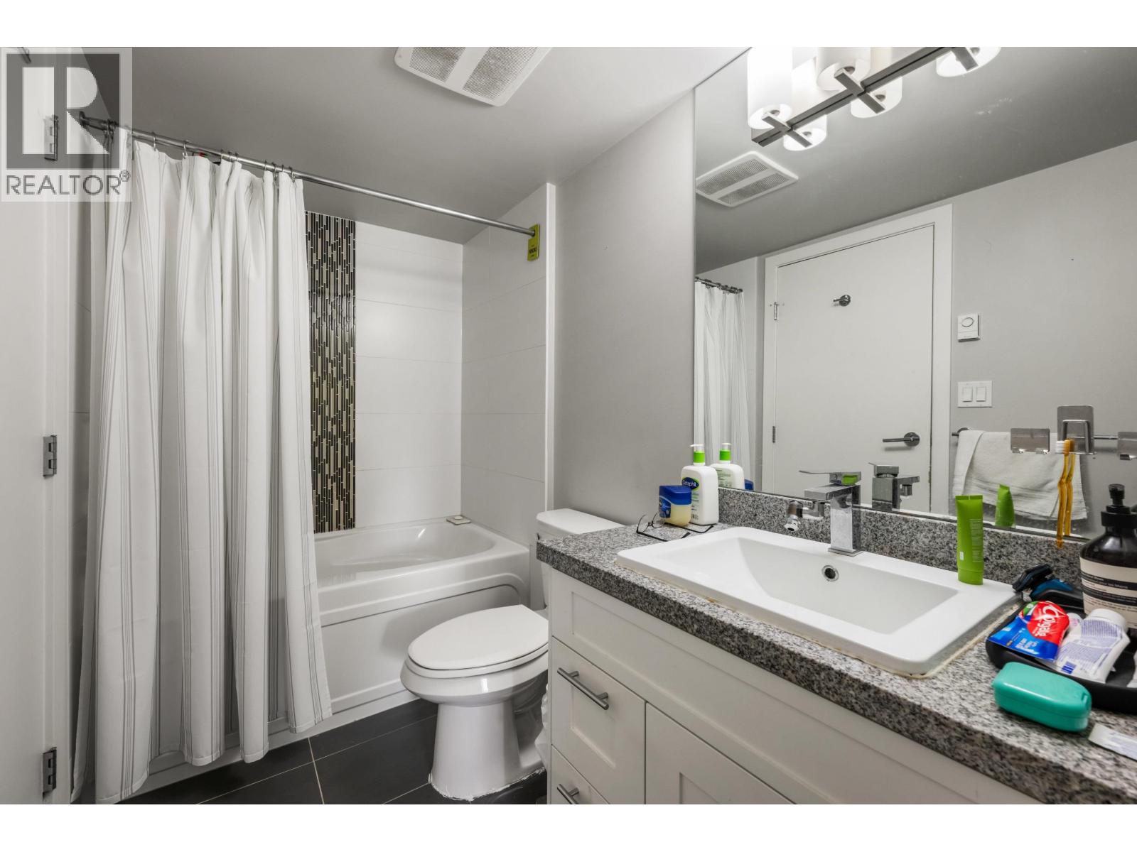305 12075 Edge Street, Maple Ridge, British Columbia  V2X 9E6 - Photo 12 - R3051825