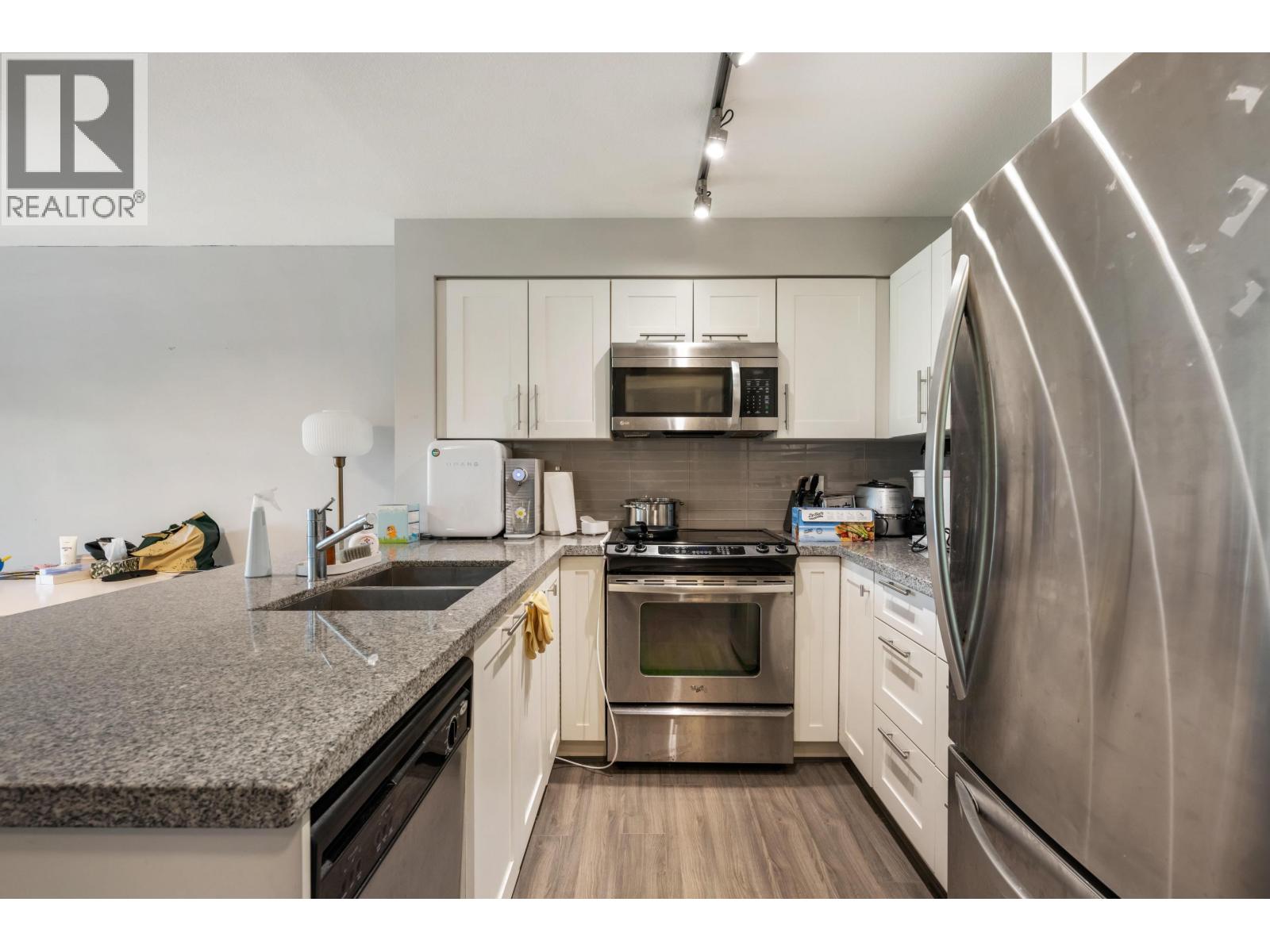 305 12075 Edge Street, Maple Ridge, British Columbia  V2X 9E6 - Photo 4 - R3051825