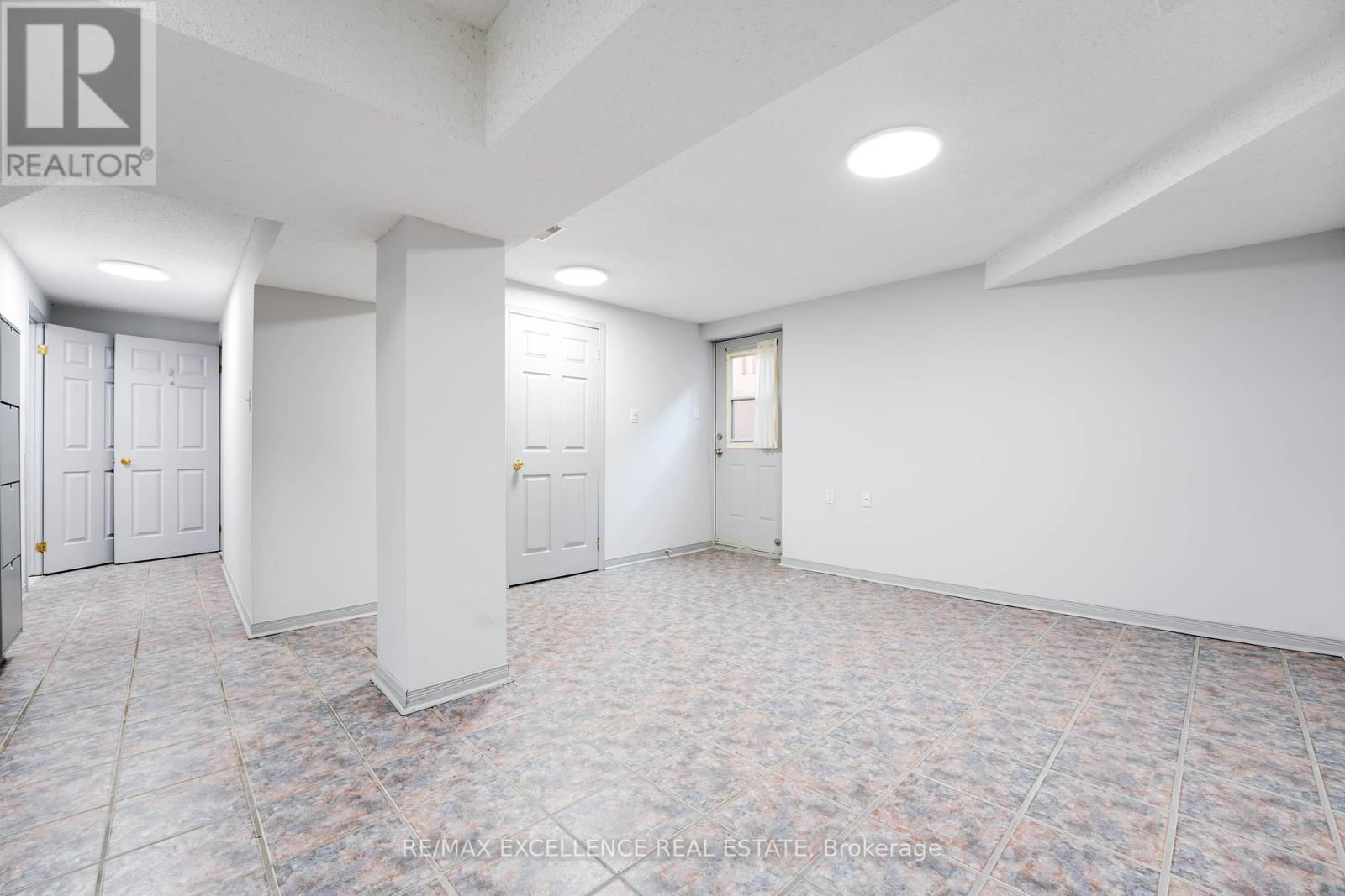 99 Castlehill Road, Brampton, Ontario  L6X 4C3 - Photo 37 - W12417623