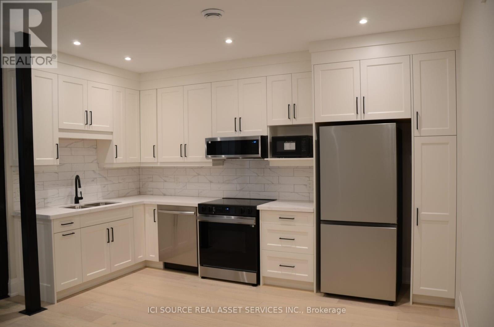13 Kenmir Avenue, Niagara-On-The-Lake, Ontario  L0S 1J0 - Photo 8 - X12424402