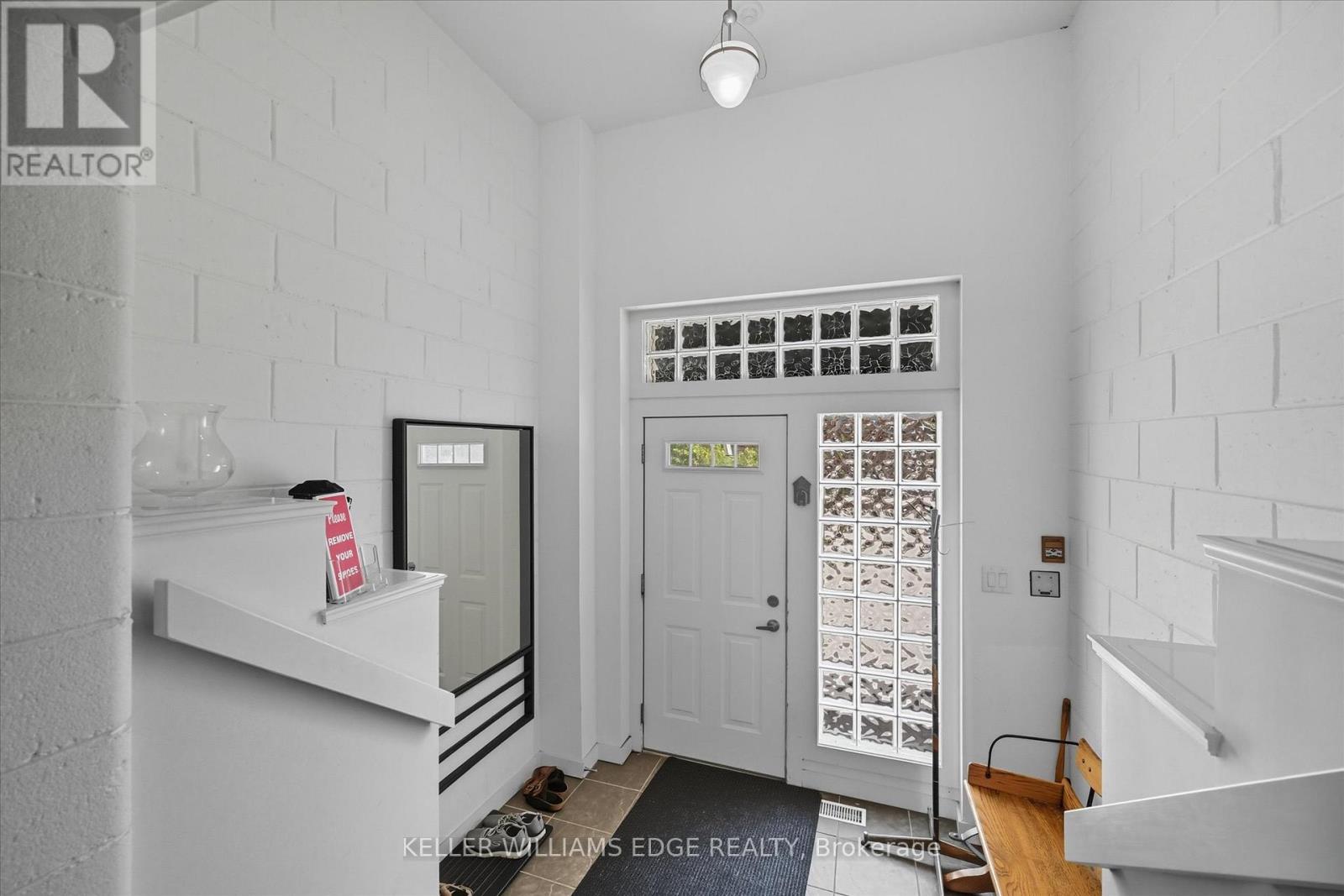 1 - 49 Ontario Street, Grimsby, Ontario  L3M 3H2 - Photo 5 - X12424412