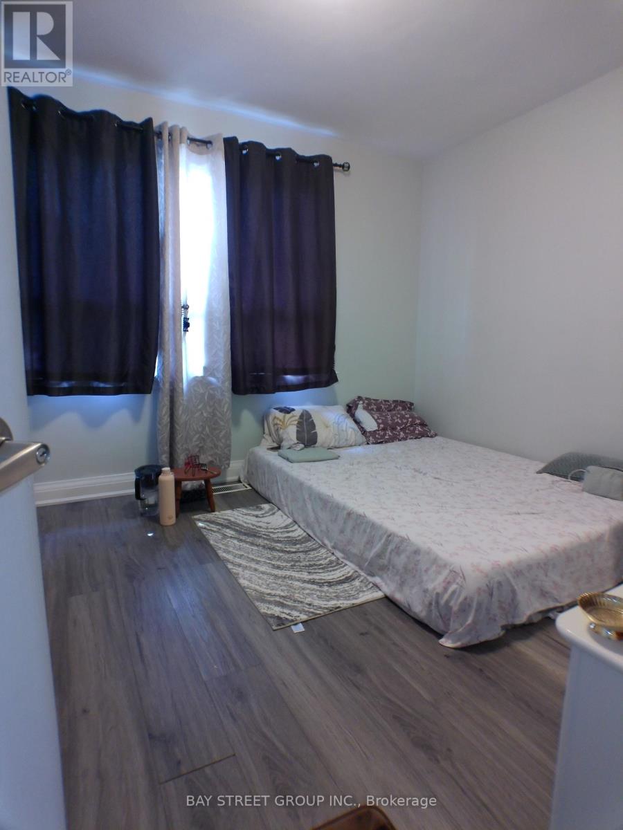 60 Mary Street, Brampton (Downtown Brampton), Ontario  L6W 2R3 - Photo 13 - W12402600