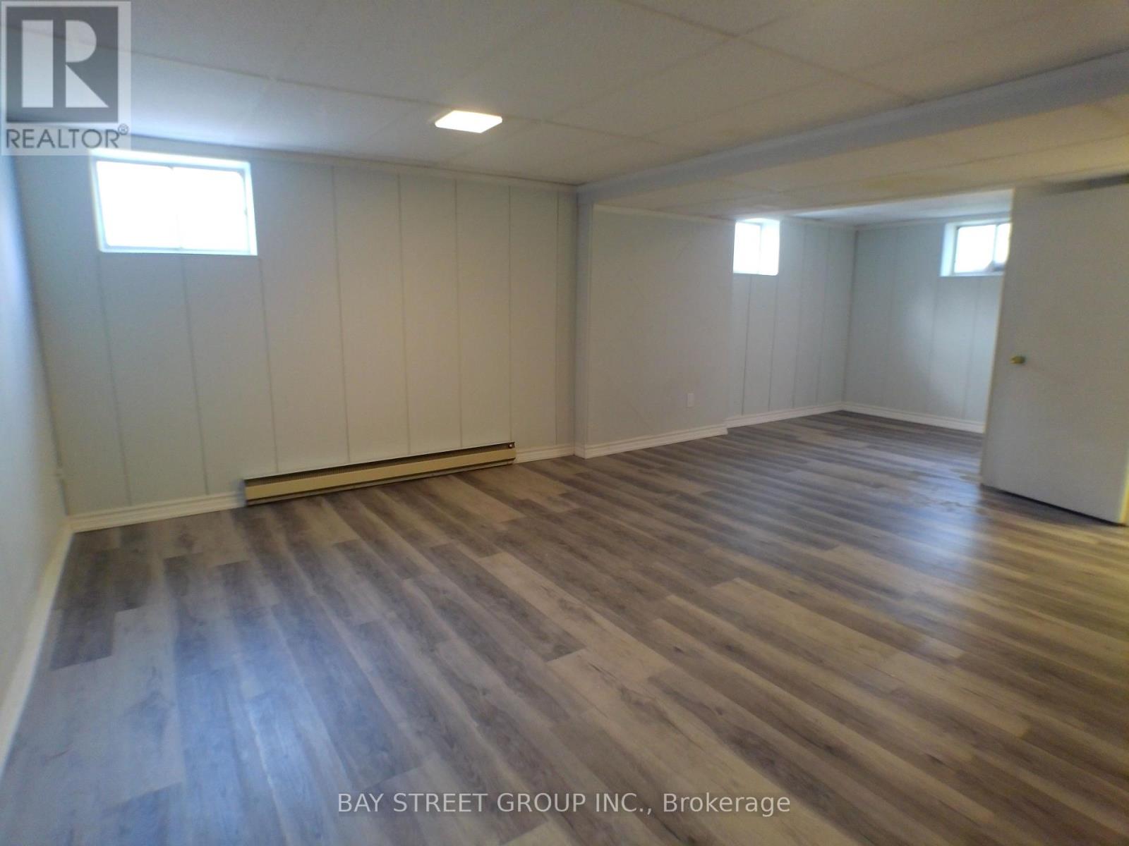 60 Mary Street, Brampton (Downtown Brampton), Ontario  L6W 2R3 - Photo 17 - W12402600