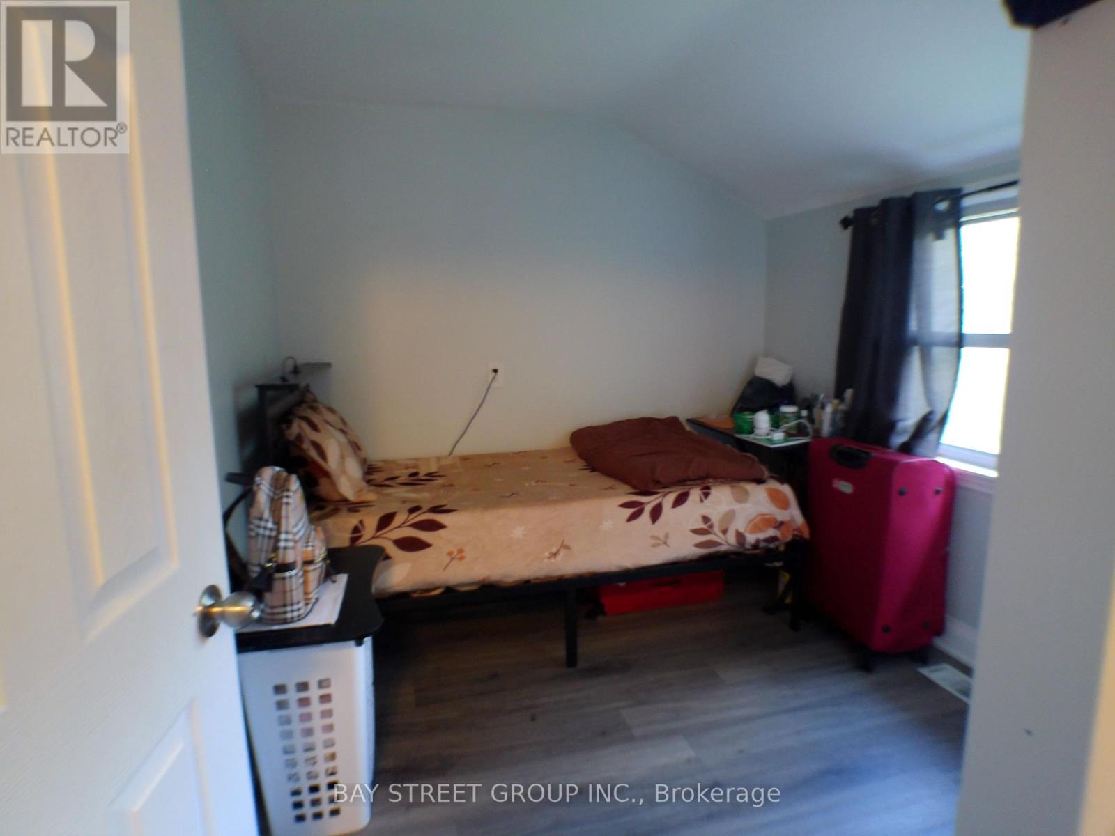 60 Mary Street, Brampton (Downtown Brampton), Ontario  L6W 2R3 - Photo 12 - W12402600