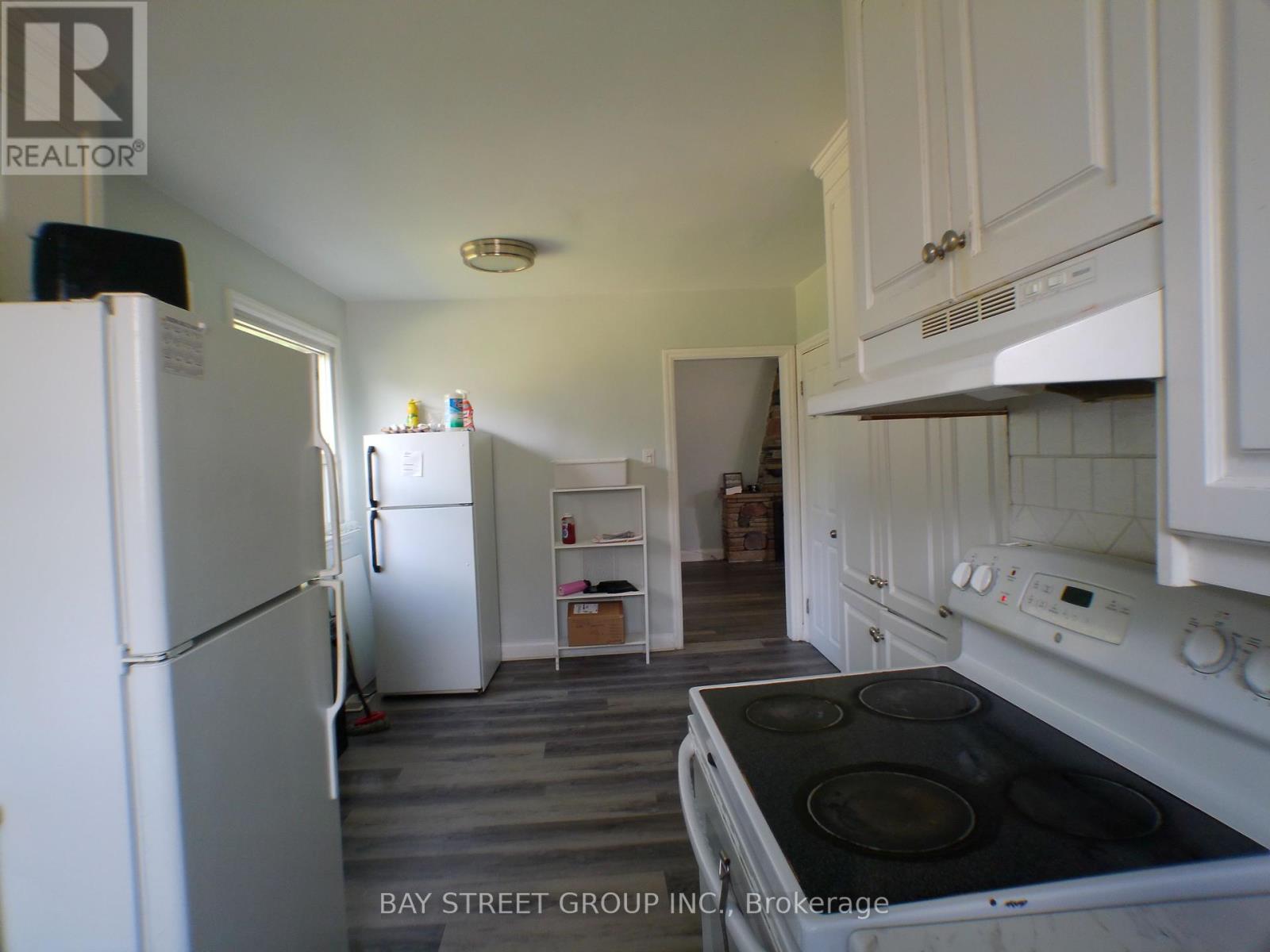 60 Mary Street, Brampton (Downtown Brampton), Ontario  L6W 2R3 - Photo 5 - W12402600